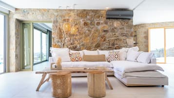 Superior Villa, Sea View | Living area