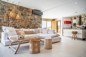 Superior Villa, Sea View | Living area | 55-inch Smart TV with satellite channels - Citadel Natural Stone Villa (Mykonos)