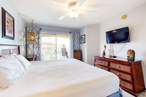 2 bedrooms, iron/ironing board, WiFi, bed sheets - Cozy condo with beach access plus pool, tennis & pickleball - near everything (Miramar Beach)