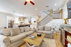 TV, DVD player, offices - Gorgeous coastal home with shared pools, golf cart, and beach access (Miramar Beach)
