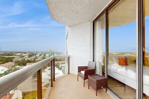 Property grounds - Resort condo with pool, hot tub & on-site dining, near the beach (Miramar Beach)