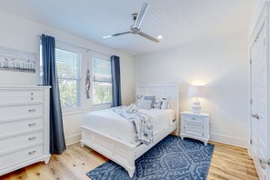 4 bedrooms, iron/ironing board, travel crib, WiFi - Sandpiper at Miramar Beach (Miramar Beach)