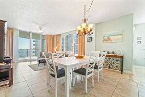 Dining - Gulf Front Condo Tennis Court, Fitness Center, Private Beach Access (Navarre Beach)