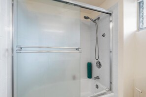 Hair dryer, towels - Kailua Village#604 High Floor, Gorgeous Remodeled 1 bedroom, in Heart of Town (Kailua Kona)