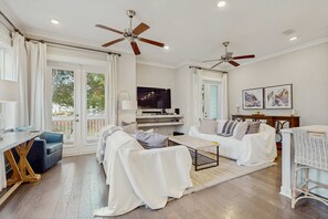 TV, DVD player, offices - Prominence Townhome- 2 Golf Carts, 4 Bikes, Shared Pool (Inlet Beach)