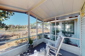 Property grounds - Dog-friendly townhouse near the beach with outdoor pool, water views, & AC (Miramar Beach)
