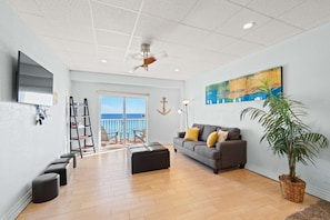 TV, offices - Beachfront condo with balcony, pool, hot tub, AC, & W/D - snowbirds welcome (Pensacola Beach)