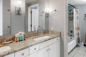 Shower, towels - Majestic Sun A513 | Beachfront Condo, Gulf Views! (Miramar Beach)