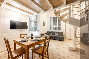 Dining - Verdi's Nest - Loft with Wifi and A/C (Milano)