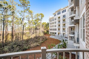 Property grounds - Spacious condo with bay views, renovated pool, hot tub, & beach access! (Miramar Beach)