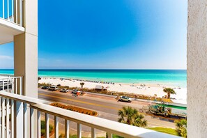Property grounds - Majestic Sun B410 | Beachfront Condo with Pools (Miramar Beach)