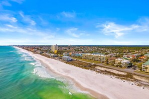 Beach nearby - Exquisite 3-story home with private pool - short walk to beach (Miramar Beach)