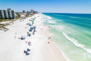 Beach nearby - Charming home with wraparound balcony & central AC - 1/2 block to the beach (Miramar Beach)