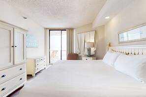 2 bedrooms, WiFi, bed sheets - Beautiful beachfront condo w/ shared pool, tennis, & beach access (Miramar Beach)