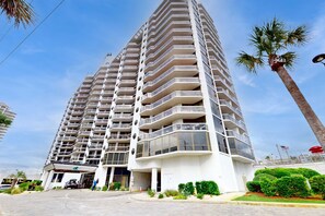 Exterior - Cheerful 10th Floor Condo with Shared Pool & Hot Tub, WiFi, and Central AC (Miramar Beach)