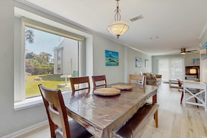 Dining - 2-story townhouse with 2 balconies & patios, pool access, fast WiFi, AC (Miramar Beach)