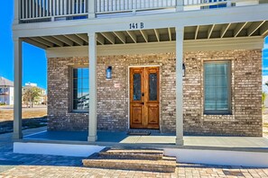 Exterior detail - Charming abode in perfect central location with W&D & central AC - dog-friendly (Port St. Joe)