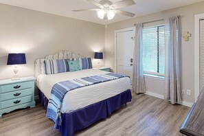 1 bedroom, iron/ironing board, WiFi, bed sheets - Updated ground-floor condo with patio, W/D, pool, BBQ area, & AC - near beach (Miramar Beach)