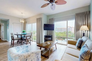 TV, DVD player - 2-unit retreat w/ luxe amenities - steps to the sand (Miramar Beach)
