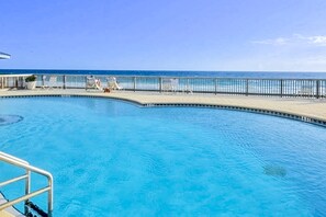 Pool - Gulf & Beachfront Condo on Fourth Floor with ocean Views, pool (Miramar Beach)