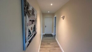 Interior - 2 bedroom ; Family friendly ; Private gardens 5pax (Tallaght)