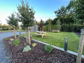 Outdoor dining - One Bed Apart; families, tourists & professionals (Tallaght)