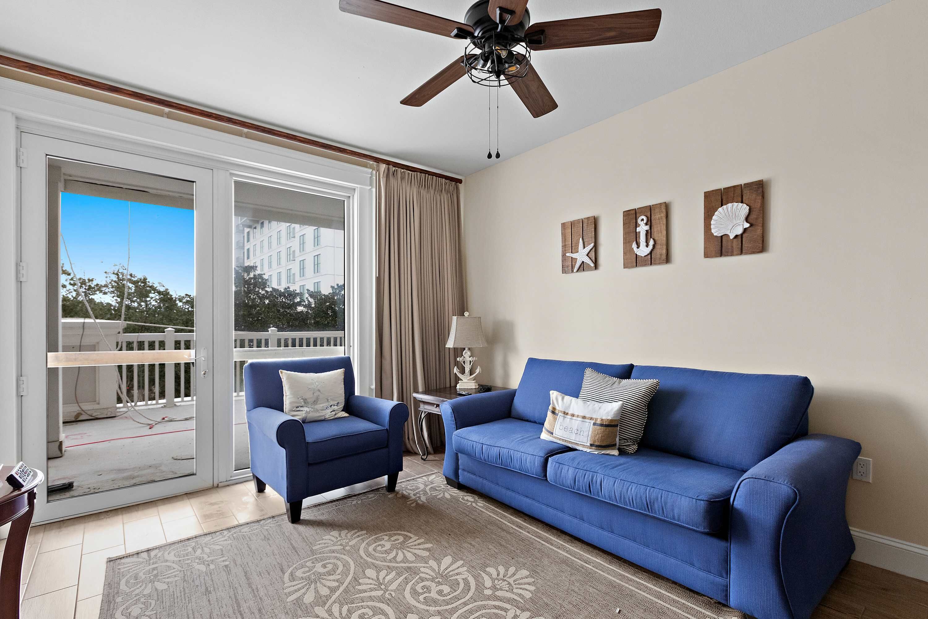 Televisión y oficina 