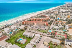 Exterior - Charming Townhouse Near Beach with Pool, Patio & W/D (Miramar Beach)