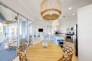 Fridge, microwave, oven, stovetop - Lakefront condo with water-view balcony, private golf cart, resort pool & amenities (Miramar Beach)