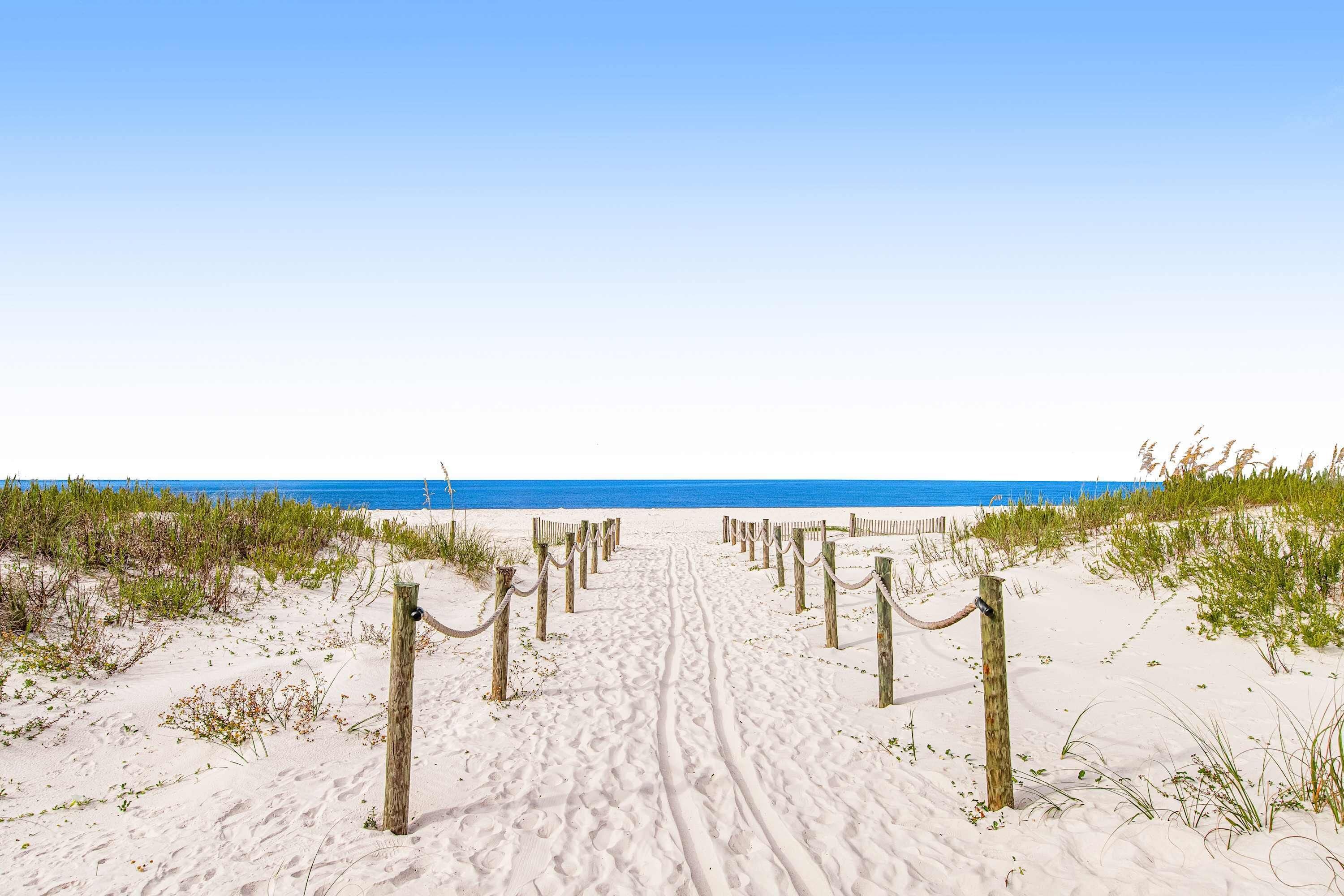 بالقرب من الشاطئ