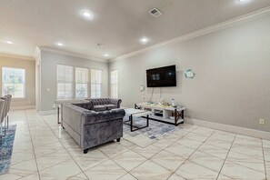 TV - Miramar Beach Villas - La Terraza B (Miramar Beach)