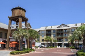 Exterior - Stylish condo with pools & tram to the beach (Santa Rosa Beach)