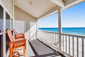 Property grounds - Gorgeous condo with ocean views, inviting balcony, bright interior, washer/dryer (Santa Rosa Beach)