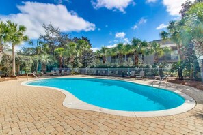 Pool - Bright Townhouse with High-Speed WiFi, Private Washer/Dryer, and Pool (Santa Rosa Beach)