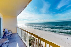 Property grounds - Spacious, waterfront condo with furnished balcony, pools & fitness room (Panama City Beach)