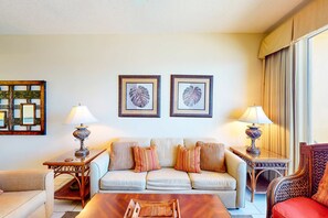 TV, DVD player, offices - Spacious, waterfront condo with furnished balcony, pools & fitness room (Panama City Beach)