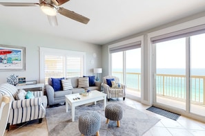 TV, offices - Open & spacious condo in beachfront complex with pool, gym, elevator & fast WiFi (Panama City Beach)