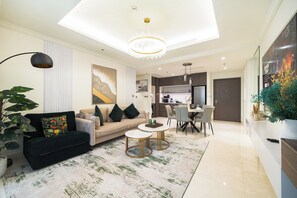 TV - SettlerHomes, 14F Ocean View Gem with Private Beach (Dubai)