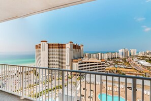 Property grounds - Beautiful 2 BD Condo with city and ocean views, Pools & Hot tubs (Panama City Beach)