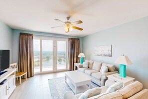 TV, offices - Beautiful 2 BD Condo with city and ocean views, Pools & Hot tubs (Panama City Beach)
