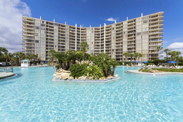 Pool - Beachview Condo with full kitchen, shared pool, hot tub and beach access (Panama City Beach)