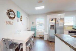 Dining - Dog-friendly home near beach with enclosed yard, grill, W&D, AC, garage, & WiFi (Panama City Beach)