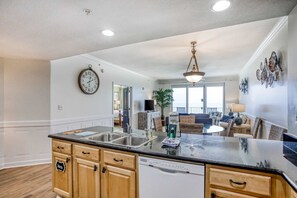 Interior - Beachfront condo with Gulf views, pool, hot tub, balcony, AC & W/D (Panama City Beach)