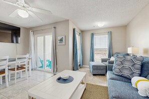 TV, offices - Cozy Coastal Gulf Island Condo with Shared Pool and Beach Access (Navarre)