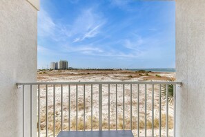 Property grounds - Cozy Coastal Gulf Island Condo with Shared Pool and Beach Access (Navarre)