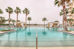 Pool - Enchanting & modern waterfront condo just steps to the beach, pools & hot tubs (Panama City Beach)