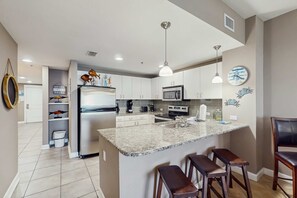 Fridge, microwave, oven, stovetop - Beachfront Condo, gorgeous views, dog-friendly, shared pool and beach access (Panama City Beach)