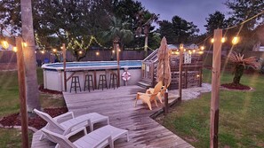 Property grounds - Dog-friendly home near the beach with private pool, Ping-Pong, foosball & bikes (Navarre)