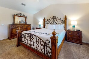 3 bedrooms, iron/ironing board, WiFi, bed sheets - Waterside Home in Gated Community with Pools & Tennis - 5 Minutes to Beach (Panama City Beach)