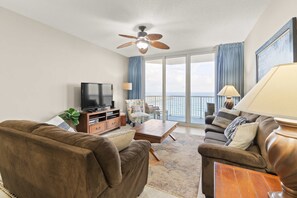 TV, DVD player, offices - 7th Floor Lovely Condo w/ Outdoor Pool Heated Seasonally, On The Beach (Navarre Beach)